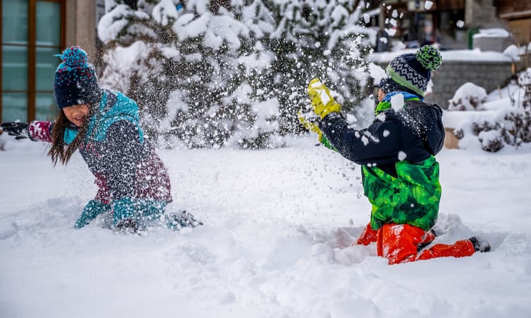 Heavy snowfall seen throughout Switzerland, with more expected Friday