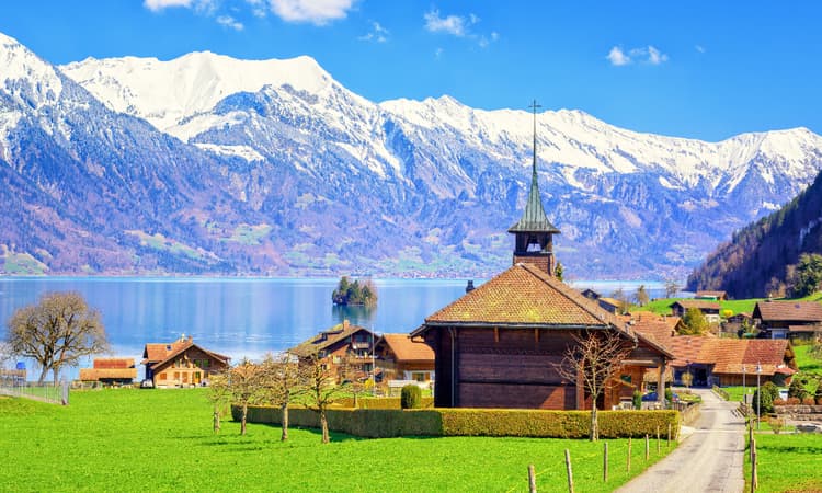 Summer here to stay as high temperatures forecast for Switzerland