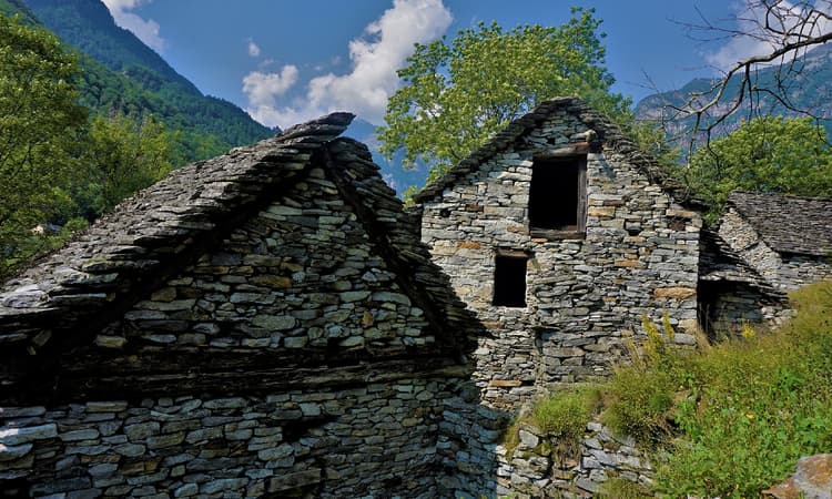 Swiss town calls time on one-franc housing scheme after no bids made