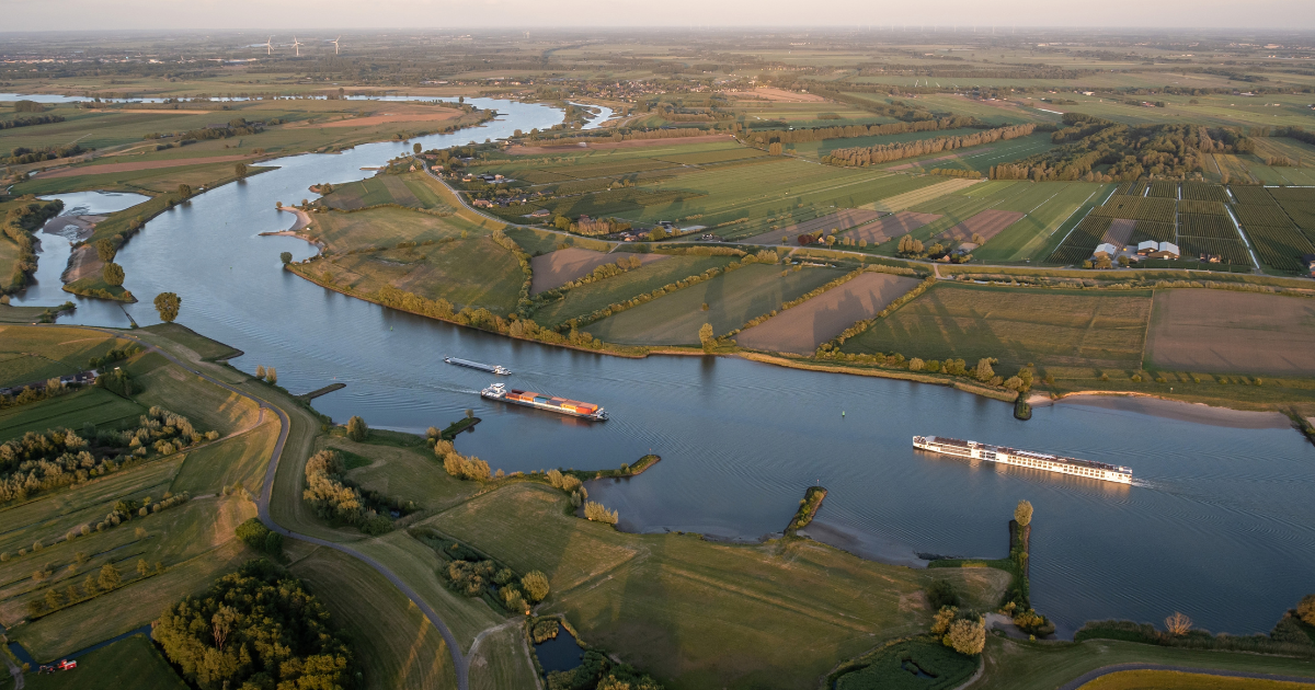 Low water levels force one-way traffic along major Dutch shipping route