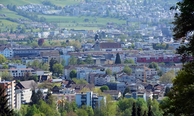 Which Swiss towns have the highest (and lowest) taxes in 2025?