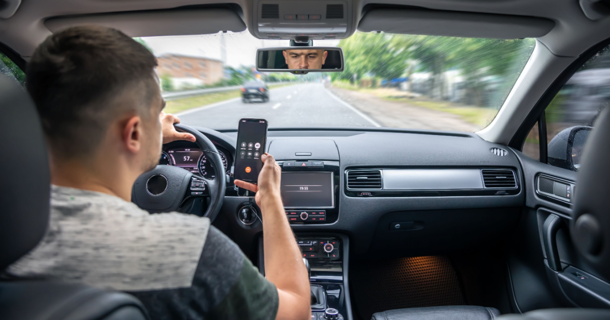 German police begin action week to catch drivers using mobile phones