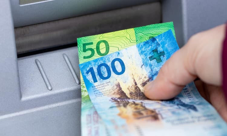 Debit cards replace cash as the main way to pay in Switzerland, survey reveals