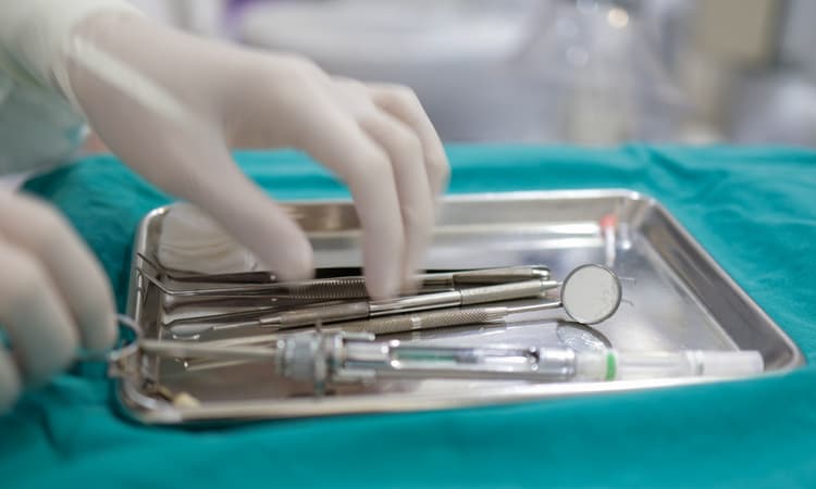 Patients tested for HIV after Swiss authorities close dental practice