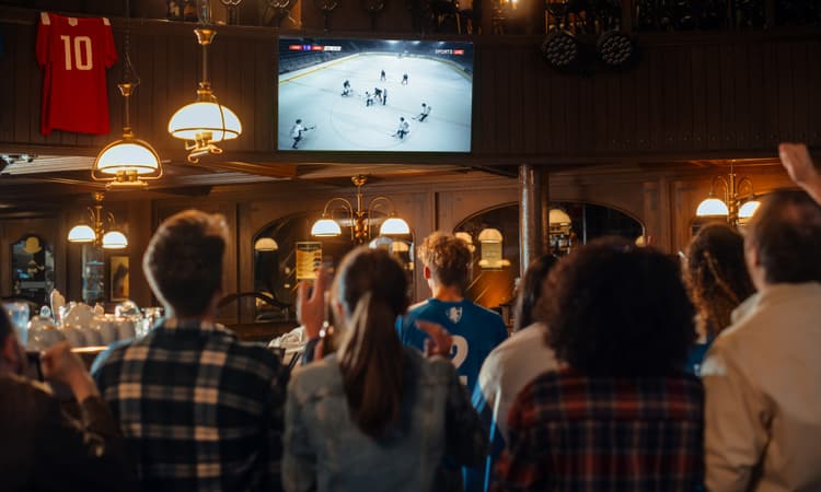 Bars in Lausanne to stay open all night, if LHC wins the championship