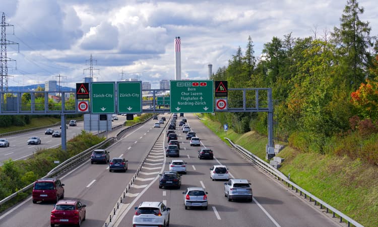 New plans to use hard shoulder to ease traffic jams in Switzerland