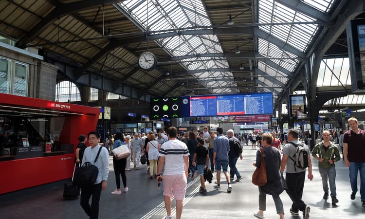 Is offering free Swiss travel passes to Ukrainians problematic?