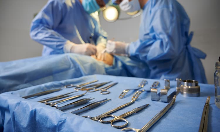 Hospital in Zurich offers workers 8.000 Swiss francs to find new employees