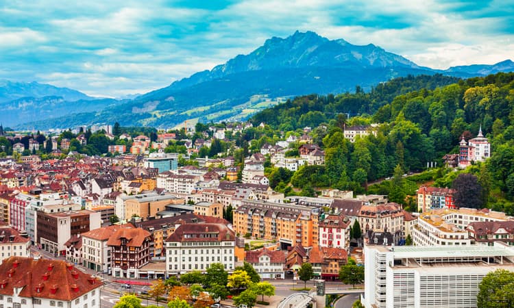 Lucerne to give all residents 180 francs to help offset rising prices
