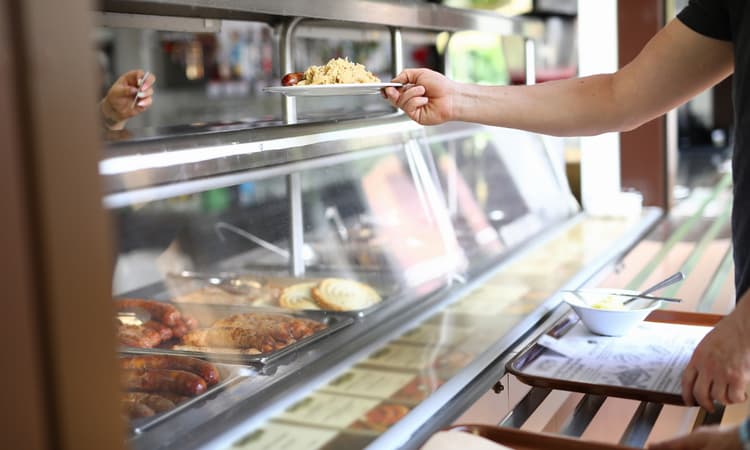 Swiss restaurants call for a separate zone for unvaccinated diners 