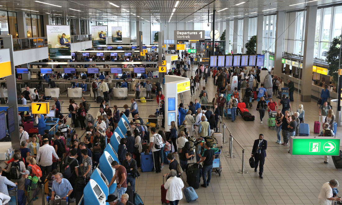 Schiphol Airport in Amsterdam to spend 6 billion euros on improvements