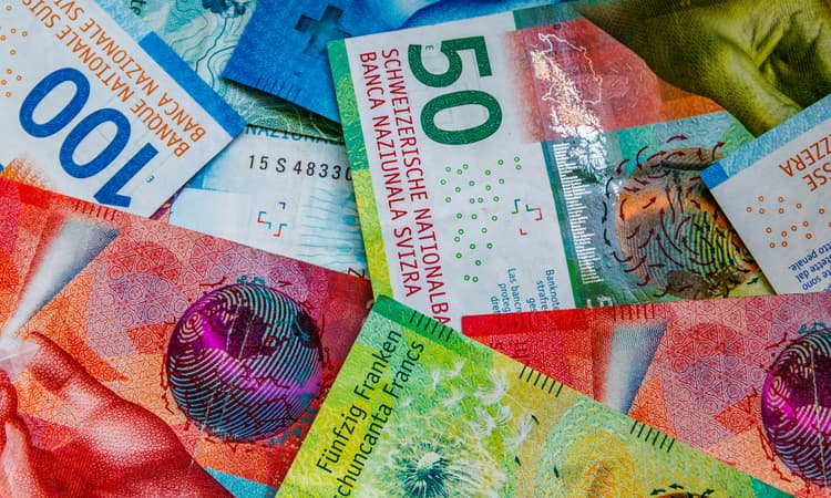 Swiss National Council moves to cap the wages of health insurance bosses
