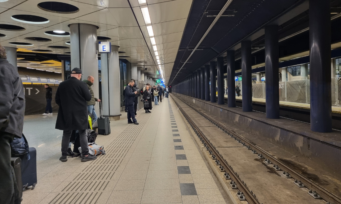 Schiphol train station