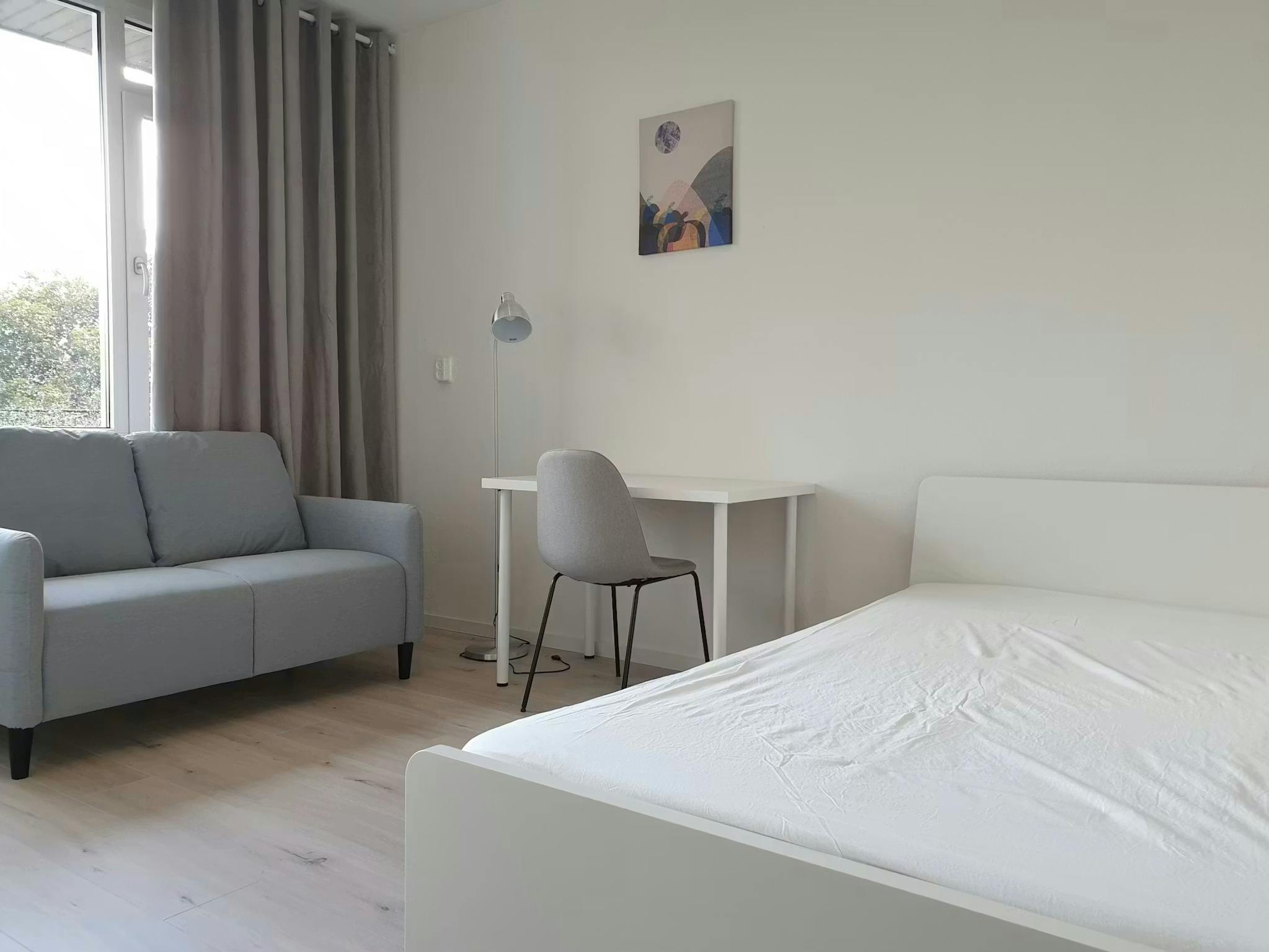 Apartment, Dorpsweg, Rotterdam