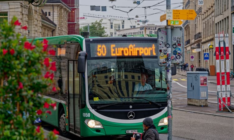 Swiss authorities take 1,5 years to catch licenceless bus driver