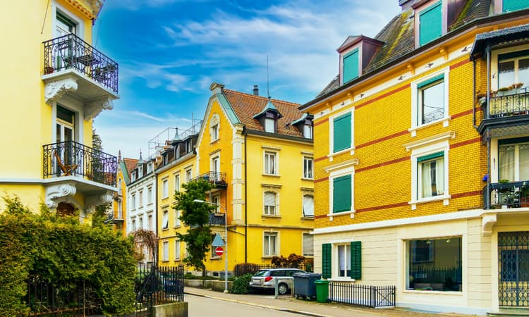 Finding a home in Switzerland: What are landlords not allowed to ask?
