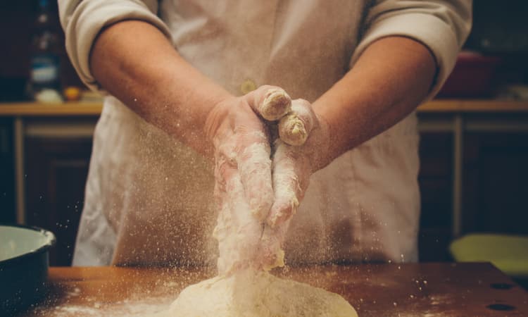 [Video] Bakery in Bern creates the largest vegan pastry in the world