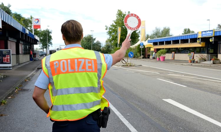 Switzerland demands end to German border checks