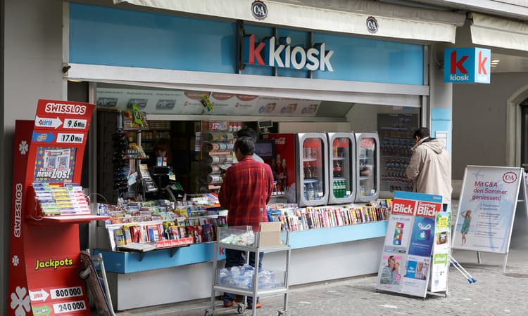 Swiss Federal Council to ban tobacco advertising in print, shops and online