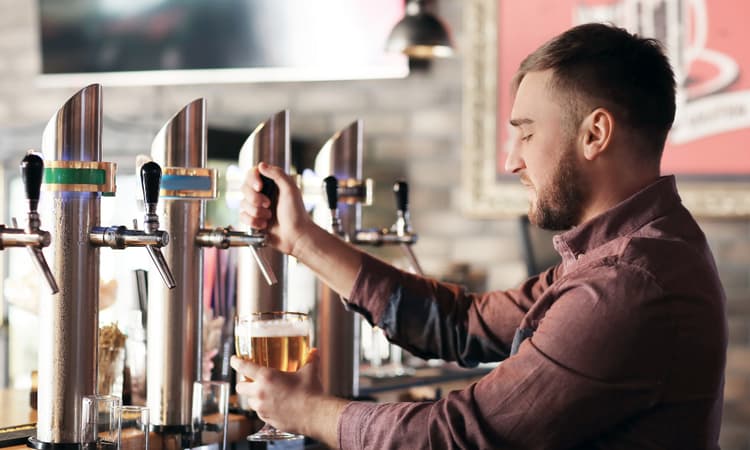 Swiss bars and nightclubs struggle as young people ditch alcohol