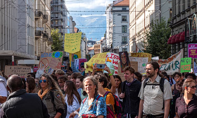 Swiss government unveils plans to cut greenhouse gas emissions to zero by 2050