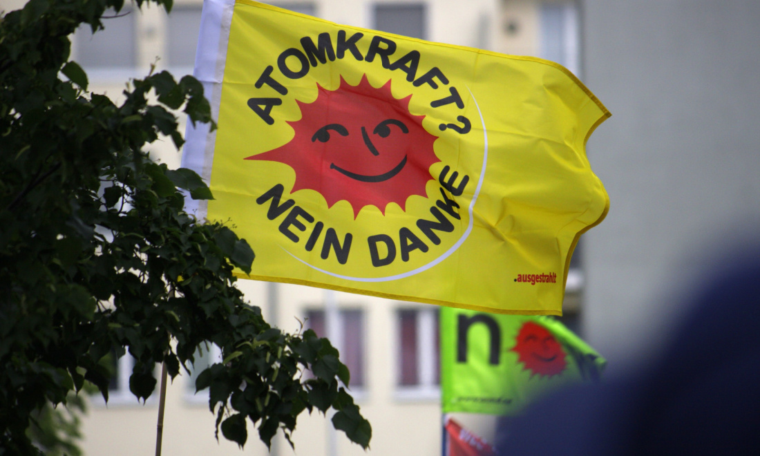 Atomkraft Nein danke anti-nuclear power flag Germany