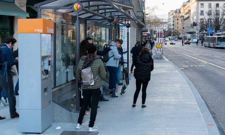 Geneva to ban smoking in a number of outdoor areas
