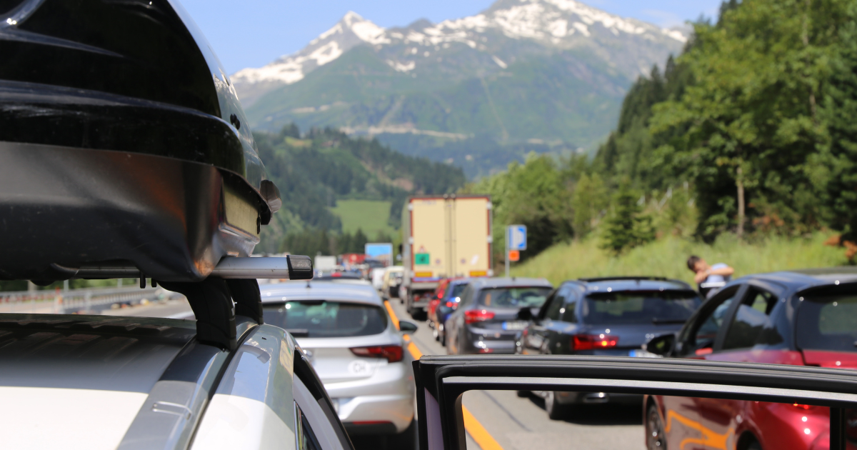 Gotthard Tunnel traffic climbs to 20km as summer holiday travel begins
