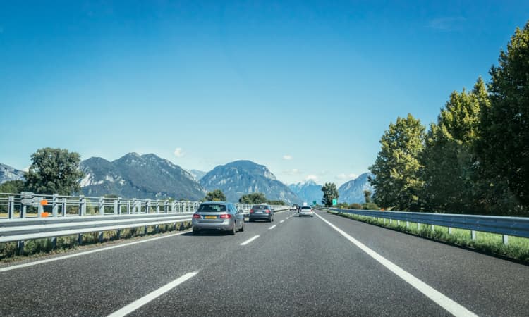 Number of drivers in Switzerland to fall by half in 10 years, survey claims