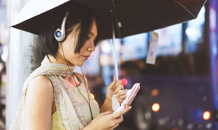 Dumbphones: Retailers report boom in flip-phone sales in Switzerland
