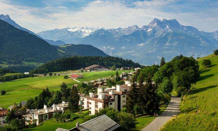 Where do the Swiss like to live?
