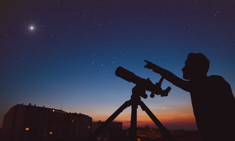 Geneva to switch off its streetlights to help locals see the stars
