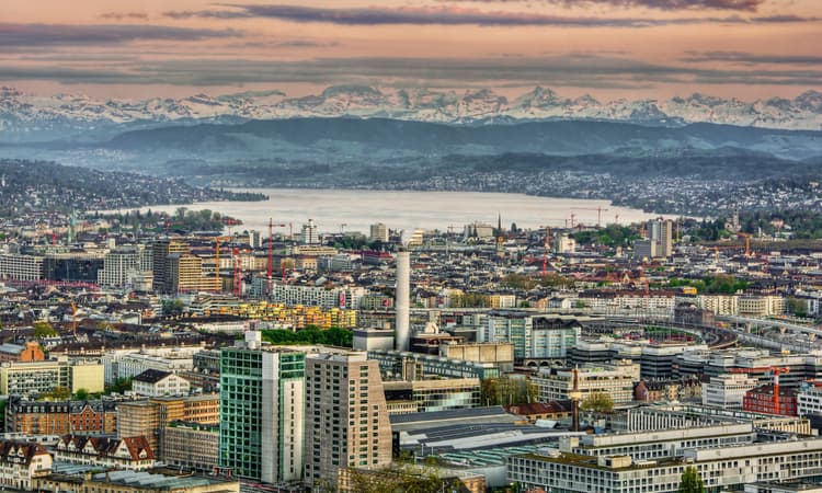 Pilot project to transform two Zurich districts into net zero neighbourhoods