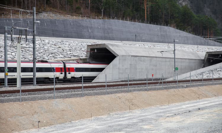 Gotthard derailment: SBB confirms damage too severe to resume services