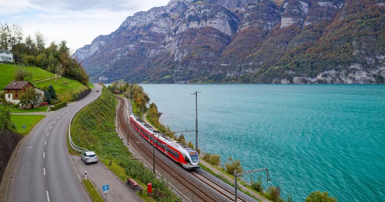 Man visits all 26 Swiss cantons by public transport in less than 17 hours
