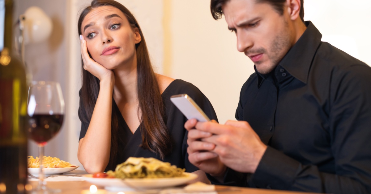 Declining birth rate traced back to smartphone use