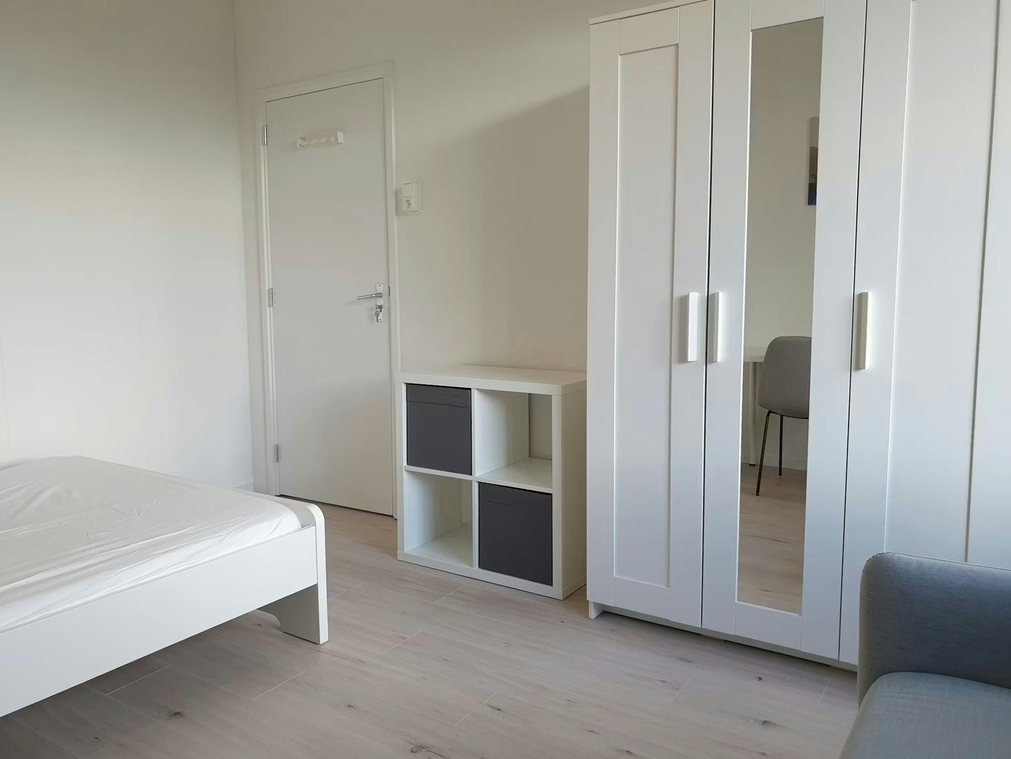 Apartment, Dorpsweg, Rotterdam