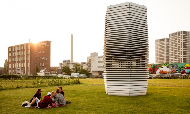 Dutch designer Roosegaarde takes innovative anti-smog tower to China - Main image / Thumbnail (1100 x 660)