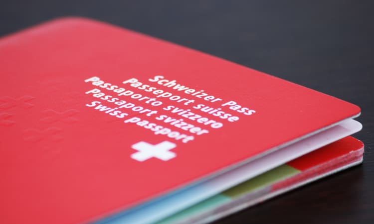 Initiative launched to halve residency requirements for Swiss citizenship