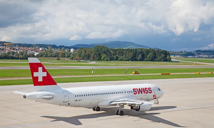 Swiss airlines scramble to train new pilots 