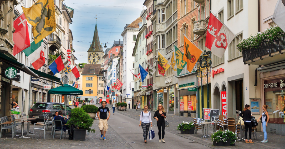 Federal Council backs change to Sunday shopping rules in Switzerland