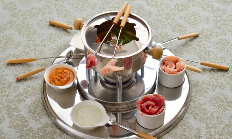 Swiss canton’s rules for Fondue causes stir online