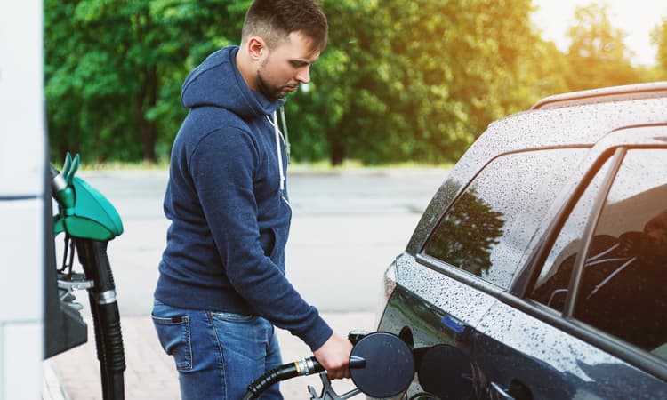 Majority of people in Switzerland want tax cuts on fuel, poll finds