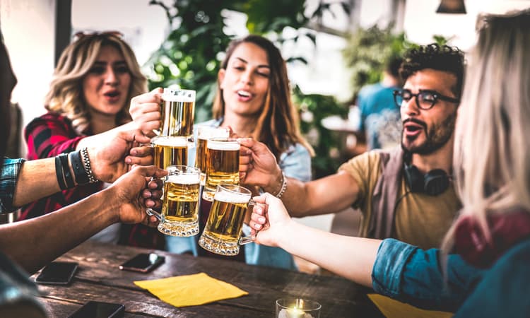 New later closing time planned for terrace bars in Zurich and Lucerne