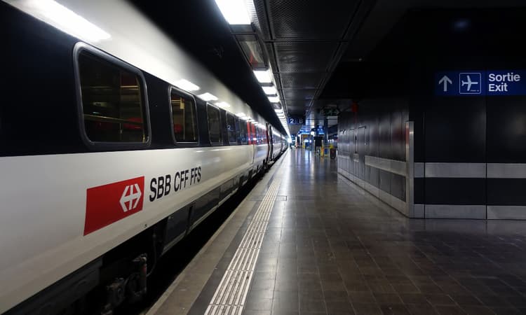 Geneva Airport offers new train ticket discounts to plane passengers