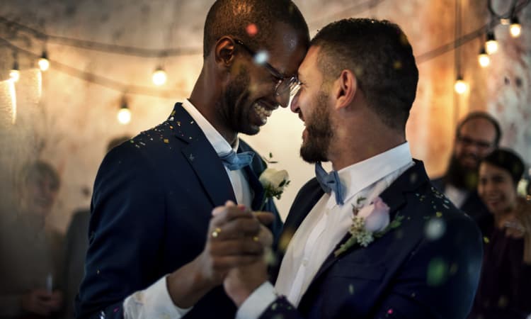 700 same-sex Swiss couples married after Marriage for All introduced