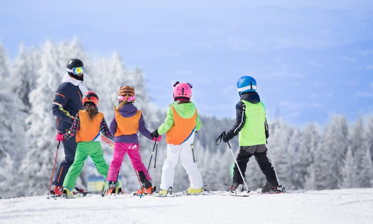 Geneva ski school offers 1-franc lesson for kids: What you need to know