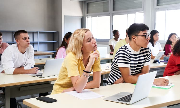 Teacher shortage in Switzerland to last a decade, government says