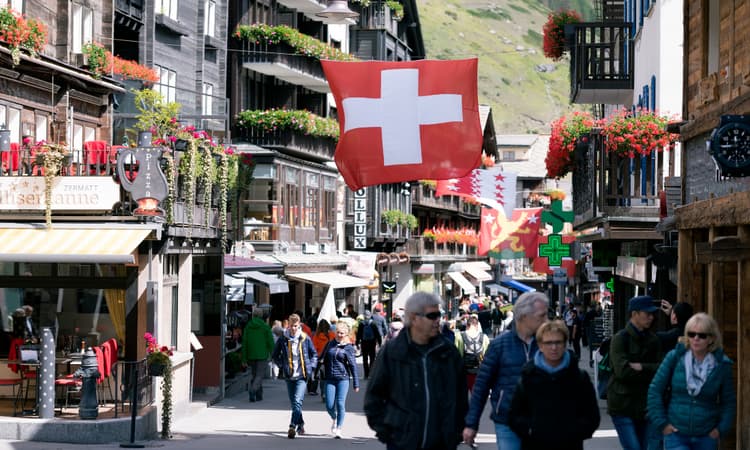 Where do most new expats move to in Switzerland?
