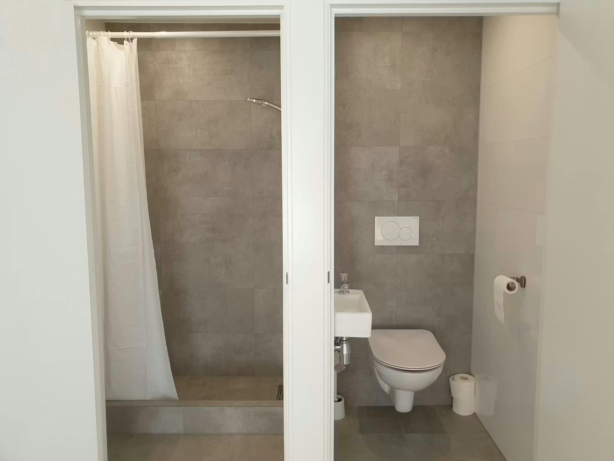 Apartment, Dorpsweg, Rotterdam